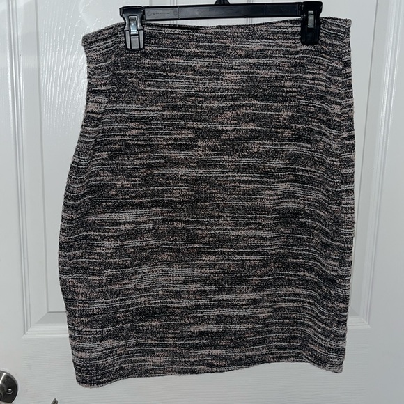 Express Dresses & Skirts - Express Stretch Woven Tweed pull on elastic waist pencil skirt